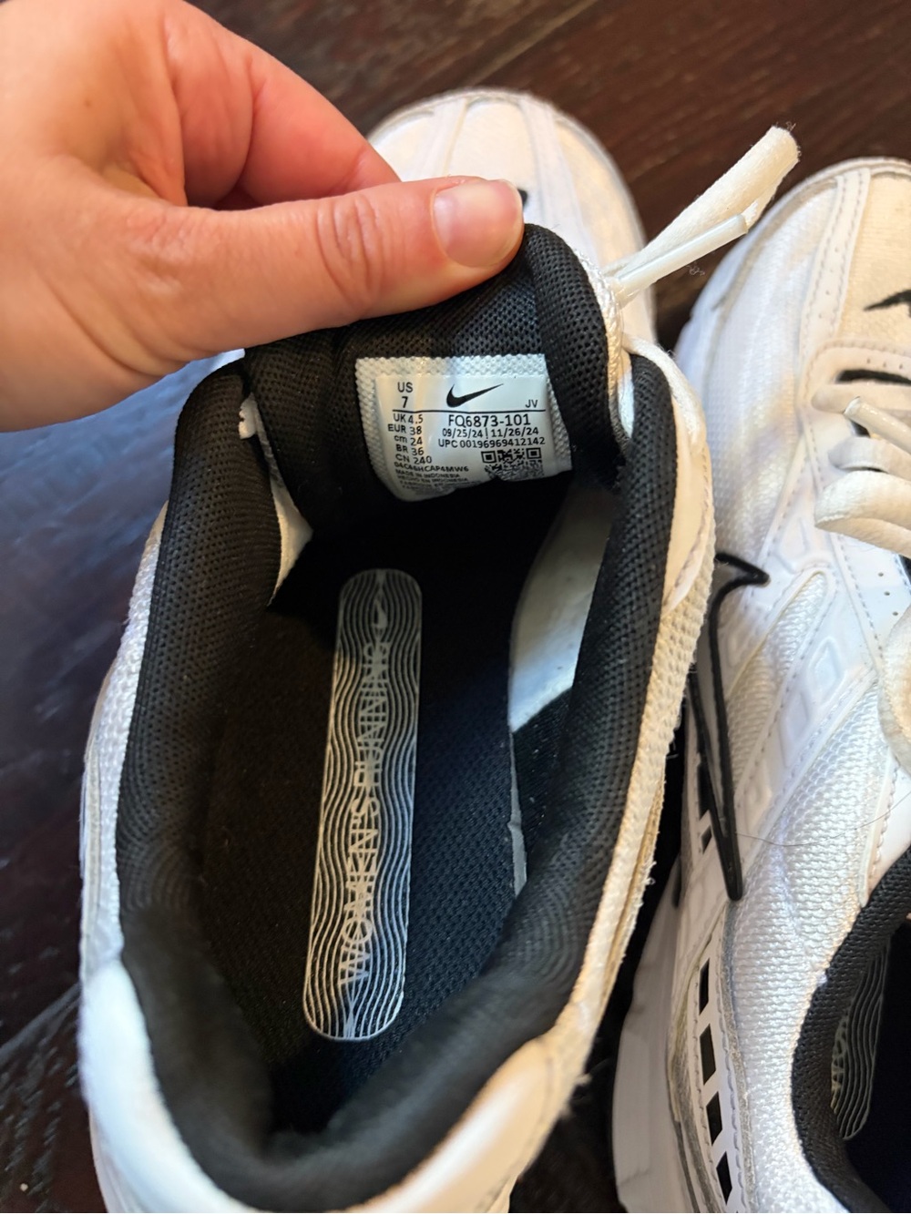 Nike Initiator Running Shoe - Women's 7 - Picture 8 of 8